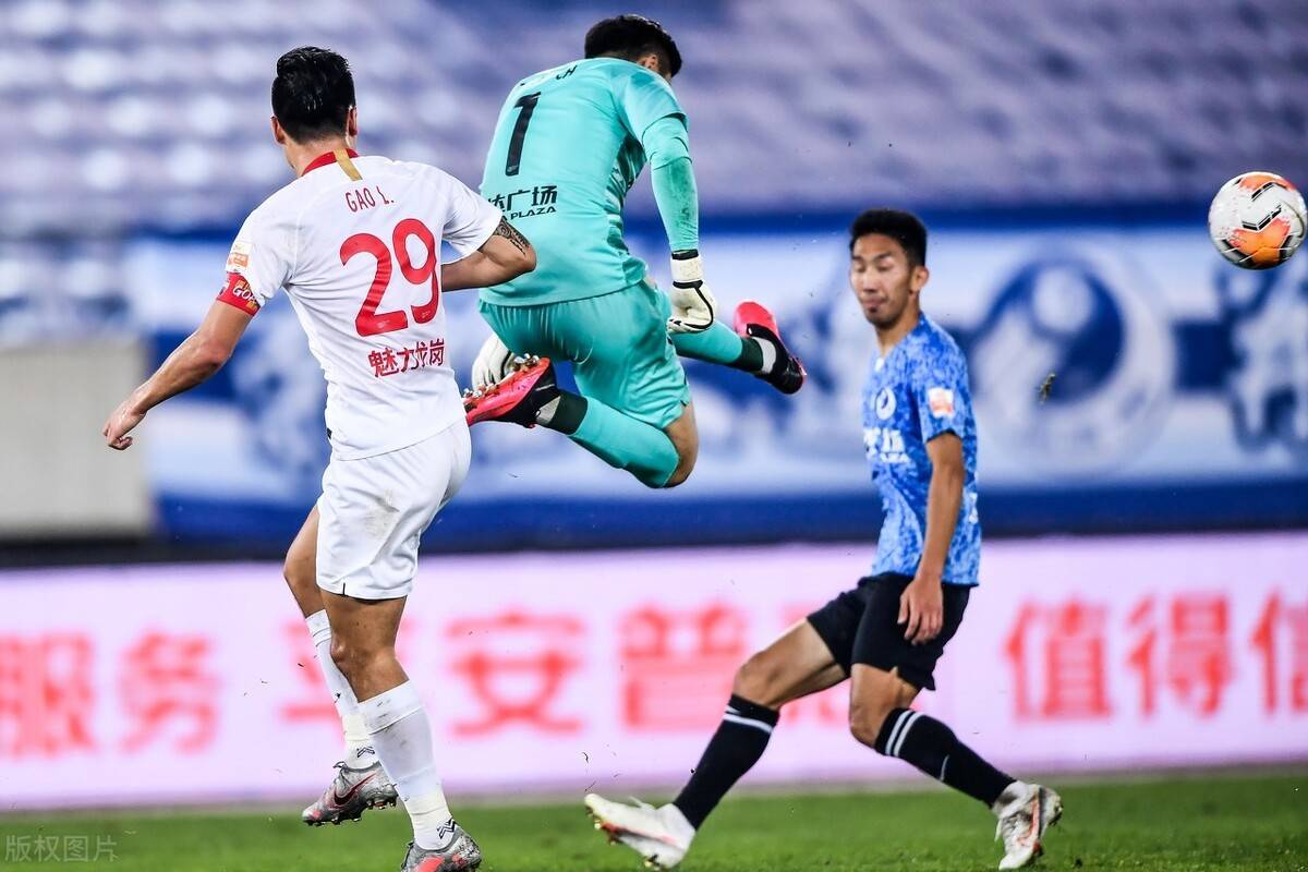 bob体育官网-大连一方迎战深圳佳兆业，胜负难料！  第2张