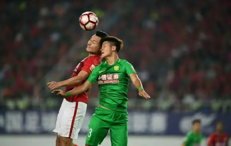 bob体育官方-包含非洲联赛冠军杯半决赛焦点战打响，意大利队首战告捷的词条  第2张